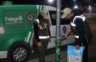 Uşak polisi yeni yılda da sokak hayvanlarını unutmadı