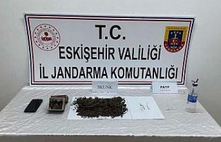 Uyuşturucu madde satıcısına jandarma ekiplerinden...