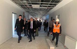 Vali Çuhadar, okul inşaatını inceledi