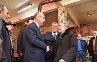 Vali Karadeniz, Akhisar’da muhtarlar ve vatandaşlarla...