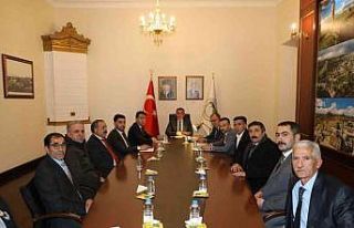 Vali Öksüz, muhtarlarla buluştu