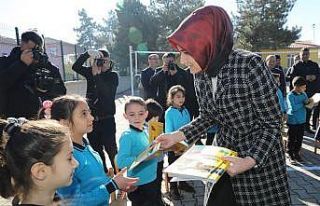 Vali Yiğitbaşı’ndan kitap okuma alışkanlığına...