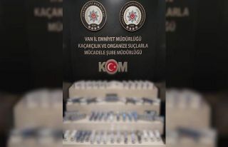 Van’da kaçak cep telefonu ve sigara ele geçirildi