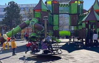 Vatandaşlar güneşli havanın tadı çıkarıyor