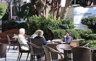 Yaşlı turistler, kış mevsiminde Alanya’yı tercih...