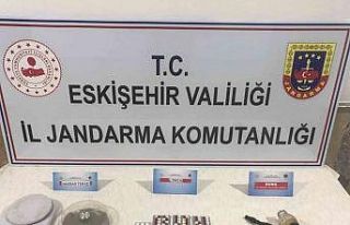 Yeşil reçeteli hap ticareti yapan şahıslar suçüstü...