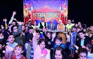 Yeşilyurt’ta çocuklara karne hediyesi