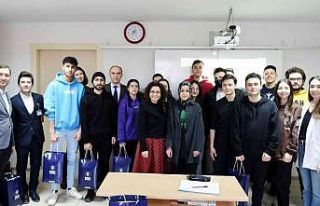 YKS hazırlık öğrencilerine ek kitap sürprizi
