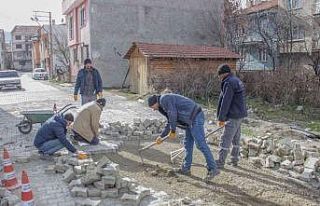Yollar ve kaldırımlar yenileniyor
