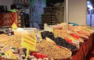 Yöresel ürünler ve hediyelik eşya fuarına yoğun...