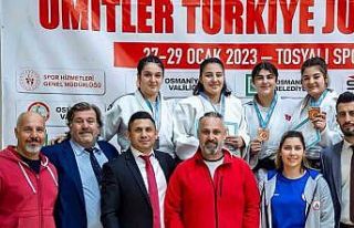 Yunusemre’nin ümitleri Osmaniye’de Manisa’nın...