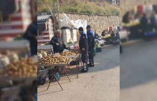 Zabıta pazarlarda fiyat denetimi yaptı