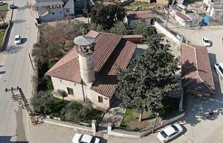 124 yıllık tarihi cami, dayanıklılığıyla depremlere...