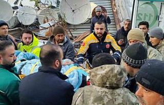 12 yaşındaki Ege 62 saat sonra enkazdan böyle kurtarıldı