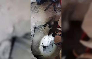 131 saat sonra kurtarılan Asya, ağlayınca fark...