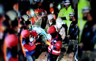 142 saat sonra sağ kurtulan Meltem öğretmenin ilk...