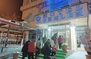 14 depremzede Hakkari’ye otele yerleştirildi