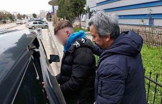 17 bin lirayı bankadan çekerken yakalanan dolandırıcıya...