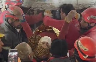 209 saat sonra çıkartılan baba ve kızının enkaz...