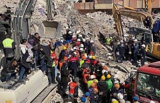 21 yaşındaki Rukiye 153. saatte kurtarıldı