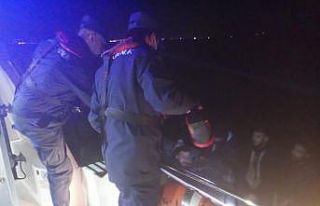 47 düzensiz göçmen kurtarıldı, 20’si yakalandı