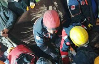 72 saat sonra enkazdan sağ çıkarıldı
