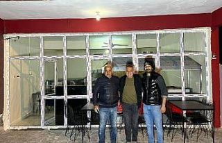 Adanalı kebapçı, Hatay’da depremzede meslektaşına...