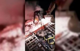 Afet bölgesine giden Türkeli itfaiyesi, tır yangınını...