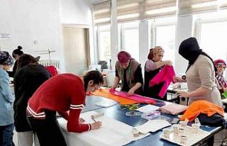 Afetzedeler için uyku tulumu üretiyorlar