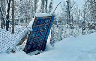 Ağrı’da kış manzarası göz kamaştırıyor