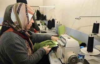 Ağrı’da üretilen uyku tulumları depremzedeleri...