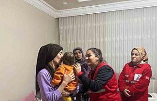 Ağrı’ya gelen depremzedelerin yaraları sarılıyor