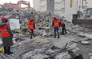 AİÇÜ akademisyenleri deprem bölgesinde