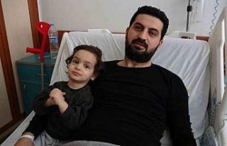 Ailesini çıkardı, kendisi son anda yaralı kurtuldu:...