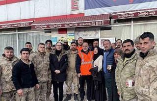 AK Partili Şahin Tin depremin merkez üstünde kepenk...