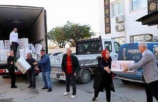 Akdeniz Belediyesi deprem bölgesine yardım seferberliğini...