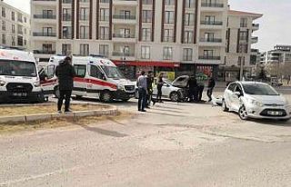 Aksaray’da 2 otomobil çarpıştı: 1 yaralı