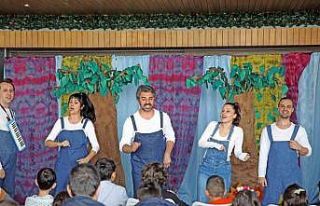 Alanya’da depremzede çocuklara tiyatro morali