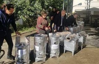 Alaplı meslek lisesi öğrencileri depremzedeler...