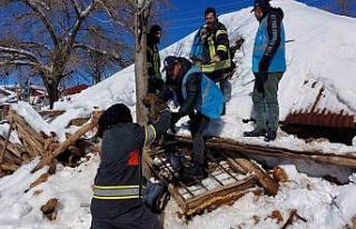 Altınordu Arama Kurtarma Ekibi deprem bölgesindeki...