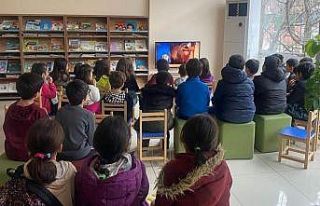 Altınova Halk Kütüphanesi’nde sinema günü
