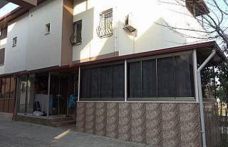 Ambulans şoförü babasını, başına ateş ederek...