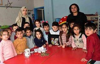 Ana sınıfı öğrencileri pizza ve gezi paralarını...