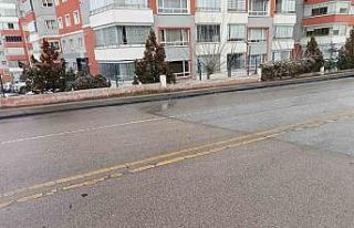 Ankara’da servis aracıyla otomobil çarpıştı:...