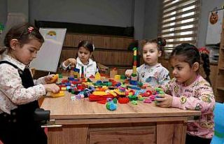 Anne-Baba Çocuk Merkezi minikleri eğitim hayatına...