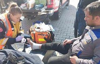 Antalya Büyükşehir sağlık ekipleri depremzedelerin...