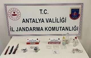 Antalya’da jandarmadan uyuşturucu operasyonu: 11...