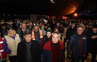 Antalya’ya gelen depremzedeler için ücretsiz giyim...