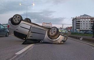 Aracıyla takla atan kadın sürücü yaralandı