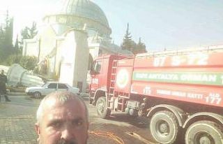 Arazözler  depremzedelere su taşıyor